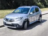 Usado Dacia Sandero Stepway 85 CV (62 kW) 2012 Gris / plata Berlina