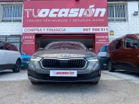 Usado Skoda Octavia Ambition 150 CV (110 kW) 2022 Gris / plata Familiar