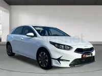 Usado Kia Ceed 100 CV (73 kW) 2024 Blanco Utilitario