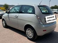 Usado Lancia Ypsilon 60 CV (44 kW) 2007 Gris Utilitario