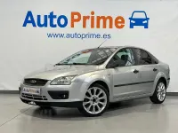 Usado Ford Focus Trend 115 CV (84 kW) 2006 Gris / plata Berlina