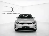 Usado Kia Stonic 101 CV (74 kW) 2024 Plateado SUV