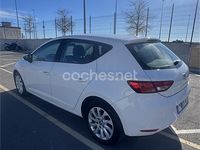 Usado Seat Leon Style 110 CV (80 kW) 2016 Blanco Berlina