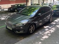 Usado Ford Focus ST-Line 125 CV (91 kW) 2017 Gris / plata Berlina
