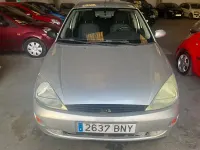 Usado Ford Focus Ambiente 100 CV (73 kW) 2002 Gris / plata Familiar