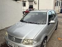 Usado VW Polo Trendline 75 CV (55 kW) 2001 Gris / plata Berlina