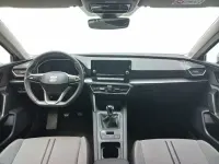 Usado Seat Leon Style 130 CV (95 kW) 2023 Gris plata