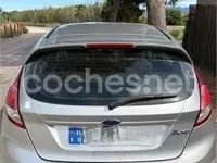 Usado Ford Fiesta Trend 82 CV (60 kW) 2017 Gris / plata Utilitario