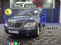 Usado Ssangyong (KGM) Rodius 165 CV (121 kW) 2010 Gris / plata Monovolumen
