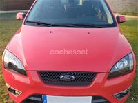 Usado Ford Focus S 136 CV (100 kW) 2006 Rojo Berlina