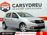 Usado Dacia Sandero Essentiel 75 CV (55 kW) 2020 Gris / plata Berlina