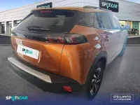 Usado Peugeot 2008 Allure 100 CV (73 kW) 2022 Naranja SUV
