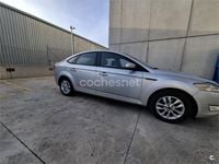 Usado Ford Mondeo Trend 140 CV (102 kW) 2010 Gris / plata Berlina