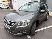 Usado VW Tiguan Advance 140 CV (102 kW) 2011 Gris SUV