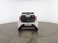Usado Toyota Aygo x-sky 69 CV (50 kW) 2017 Blanco Utilitario
