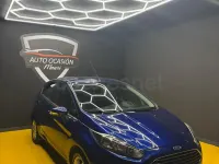 Usado Ford Fiesta Trend 100 CV (73 kW) 2015 Azul Utilitario