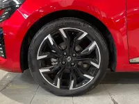 Nuevo Renault Clio V Techno 100 CV (73 kW) 2025 Rojo Berlina