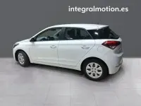Usado Hyundai i20 Style 100 CV (73 kW) 2016 Blanco