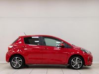 Usado Toyota Yaris 111 CV (81 kW) 2019 Rojo Berlina