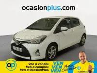 Usado Toyota Yaris Hybrid Active 100 CV (73 kW) 2016 Blanco Berlina