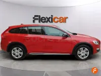 Usado Volvo V60 Kinetic 120 CV (88 kW) 2017 Rojo Familiar