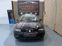 Usado Seat Leon Sport 110 CV (80 kW) 2005 Negro Utilitario