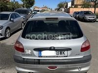 Usado Peugeot 206 70 CV (51 kW) 2002 Gris / plata Berlina