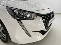 Usado Peugeot 208 Allure 102 CV (75 kW) 2020 Blanco Utilitario
