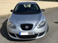 Usado Seat Altea 105 CV (77 kW) 2008 Gris / plata Monovolumen