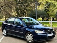 Usado Opel Astra Club 75 CV (55 kW) 2001 Azul Berlina