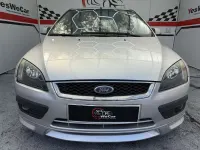Usado Ford Focus Sport 145 CV (106 kW) 2005 Gris Utilitario