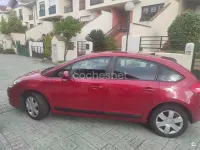 Usado Citroën C4 110 CV (80 kW) 2005 Granate Berlina
