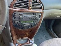 Usado Citroën C5 Exclusive 136 CV (100 kW) 2001 Gris