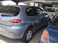 Usado Alfa Romeo 147 Distinctive 105 CV (77 kW) 2002 Gris / plata Utilitario