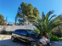Usado Mercedes A180 AMG line 122 CV (89 kW) 2014 Marrón Utilitario