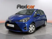 Usado Toyota Yaris Hybrid Active 100 CV (73 kW) 2020 Azul Berlina