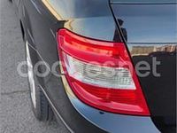 Usado Mercedes C200 136 CV (100 kW) 2011 Negro Familiar
