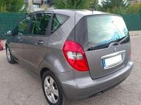 Usado Mercedes A180 109 CV (80 kW) 2009 Gris Berlina