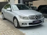 Usado Mercedes C220 Elegance 170 CV (125 kW) 2008 Gris / plata Berlina