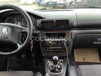 Usado VW Passat Edition 130 CV (95 kW) 2002 Gris / plata Familiar