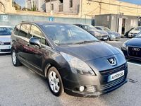 Usado Peugeot 5008 Premium 110 CV (80 kW) 2010 Gris / plata Monovolumen