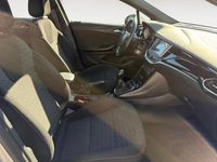 Usado Opel Astra Dynamic 136 CV (100 kW) 2016 Gris/plata