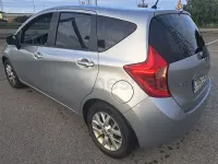 Usado Nissan Note Comfort 90 CV (66 kW) 2016 Gris / plata Utilitario