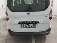 Usado Ford Tourneo Courier Ambiente 100 CV (73 kW) 2015 Blanco Monovolumen