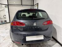 Usado Seat Leon Sport 102 CV (75 kW) 2005 Gris / plata Berlina