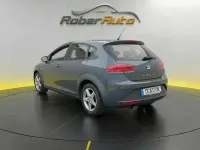 Usado Seat Leon Ecomotive 105 CV (77 kW) 2010 Negro Utilitario