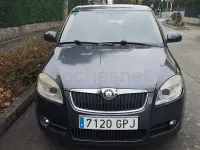 Usado Skoda Fabia Sport 105 CV (77 kW) 2009 Gris / plata Berlina