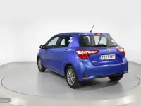 Usado Toyota Yaris Active 111 CV (81 kW) 2018 Azul Berlina