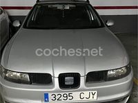 Usado Seat Leon 90 CV (66 kW) 2003 Gris / plata Utilitario