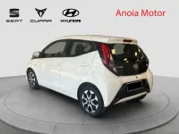 Usado Toyota Aygo X-play 72 CV (52 kW) 2019 Blanco Utilitario